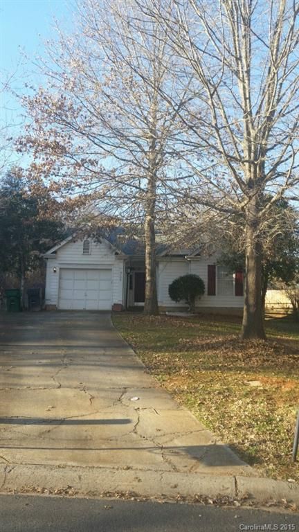 9108 Gatwick Ct, Charlotte, NC 28215