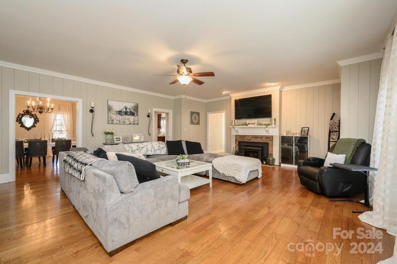 106 E Boyd St, Maiden, NC 28650