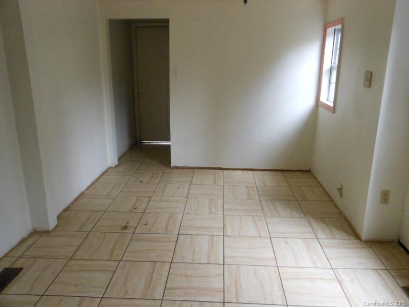 911 Maple Ave E, Gastonia, NC 28054
