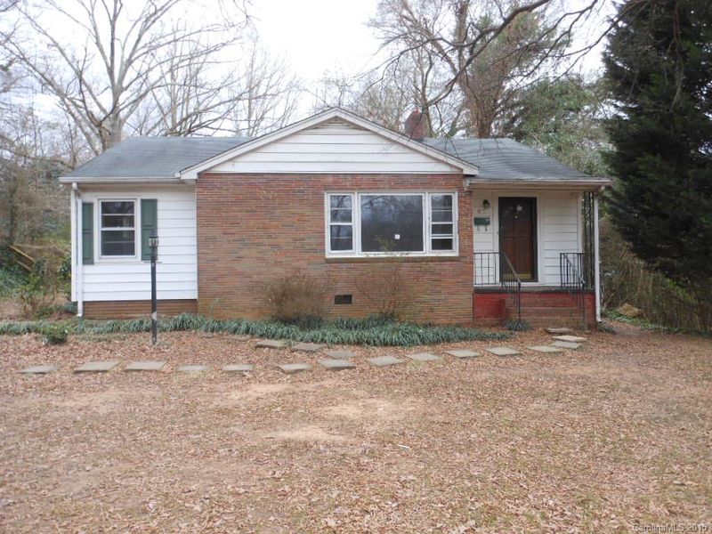 911 Maple Ave E, Gastonia, NC 28054
