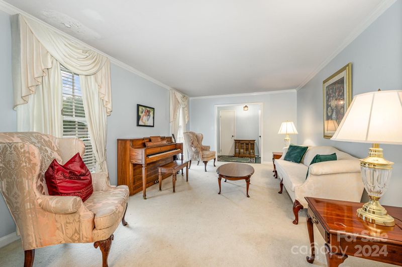 6121 Lake Forest Rd E, Charlotte, NC 28227