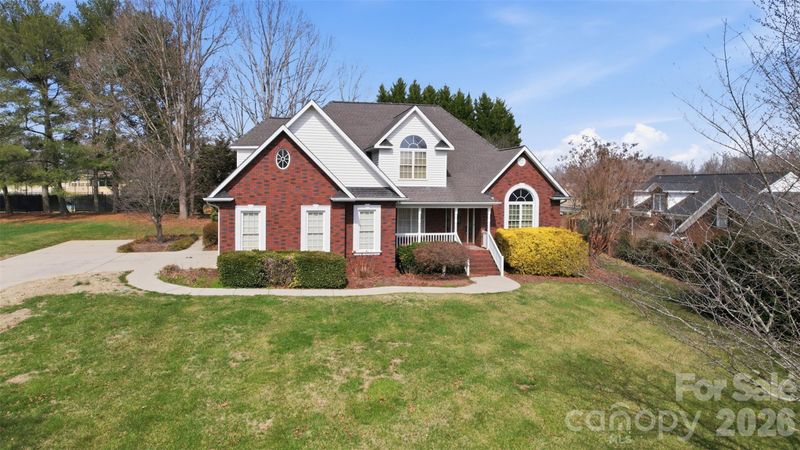 2488 Birdie Ln NE, Conover, NC 28613