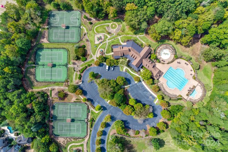 9307 Island Point Rd, Charlotte, NC 28278