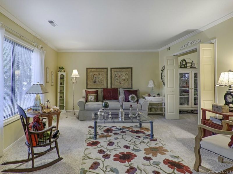 9328 New Towne Dr, Matthews, NC 28105