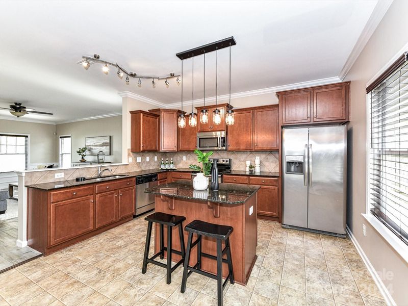 3275 Brickwood Cir, Midland, NC 28107