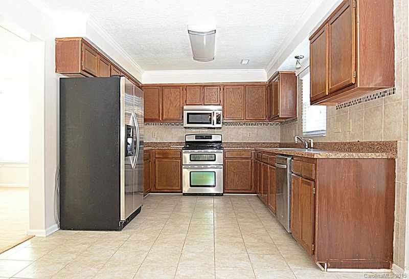 8601 Burnt Umber Dr, Charlotte, NC 28215