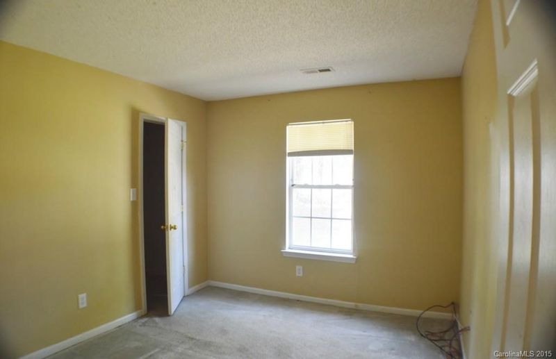 7011 Alanbrook Rd, Charlotte, NC 28215