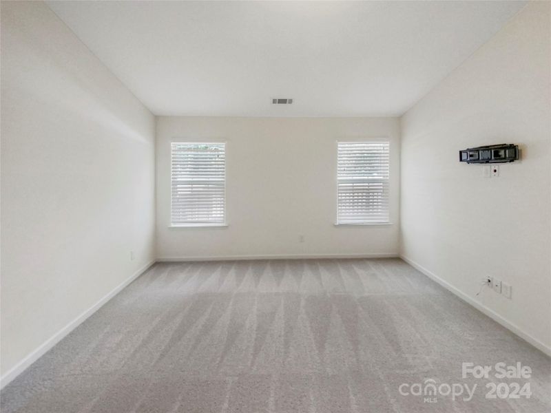 4314 Barnside Ln, Charlotte, NC 28216