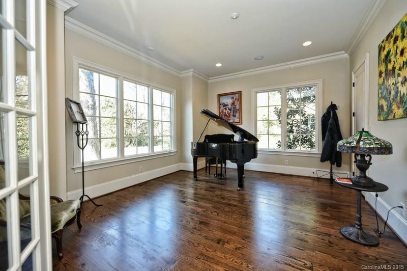 412 Hunter Ln, Charlotte, NC 28211