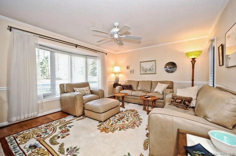 2223 Lynbridge Dr, Charlotte, NC 28270