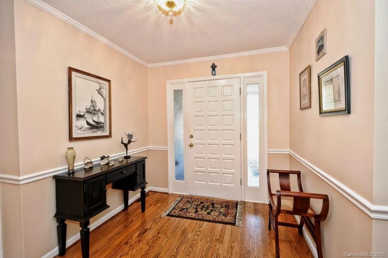 2223 Lynbridge Dr, Charlotte, NC 28270