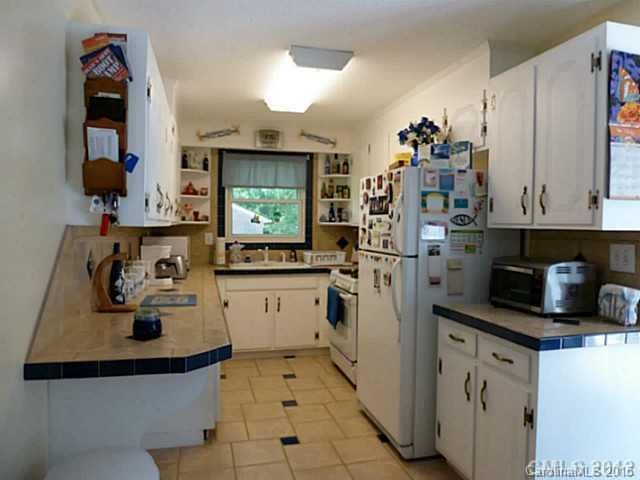329 Stonehaven Ln, Gastonia, NC 28052