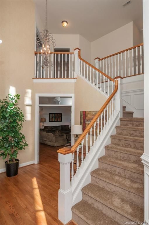 721 Corinthian Pl, Charlotte, NC 28211