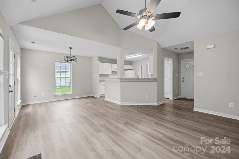 904 Rucker Cliff Dr, Charlotte, NC 28214