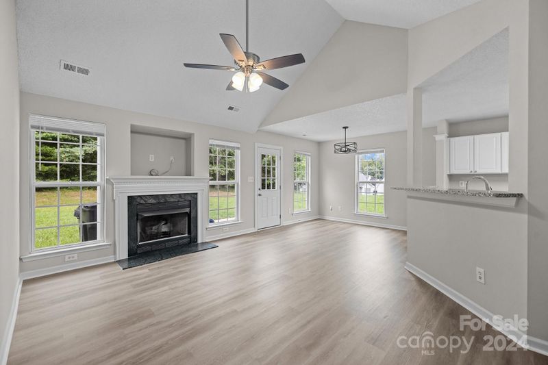 904 Rucker Cliff Dr, Charlotte, NC 28214