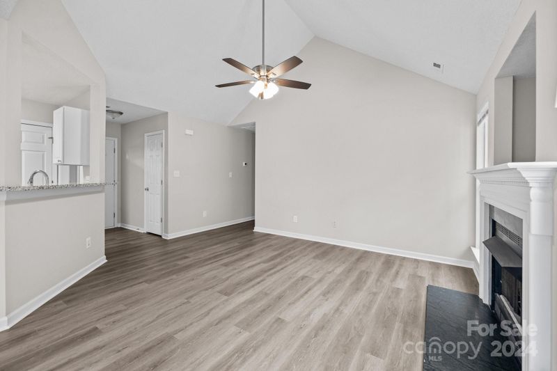 904 Rucker Cliff Dr, Charlotte, NC 28214
