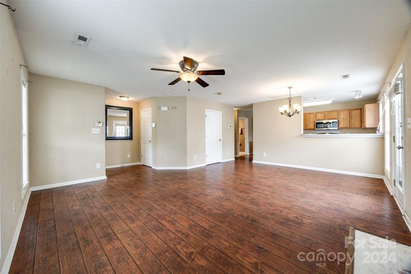 9507 Littleleaf Dr, Charlotte, NC 28215
