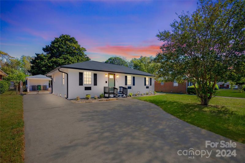 2024 Senior Dr, Charlotte, NC 28216