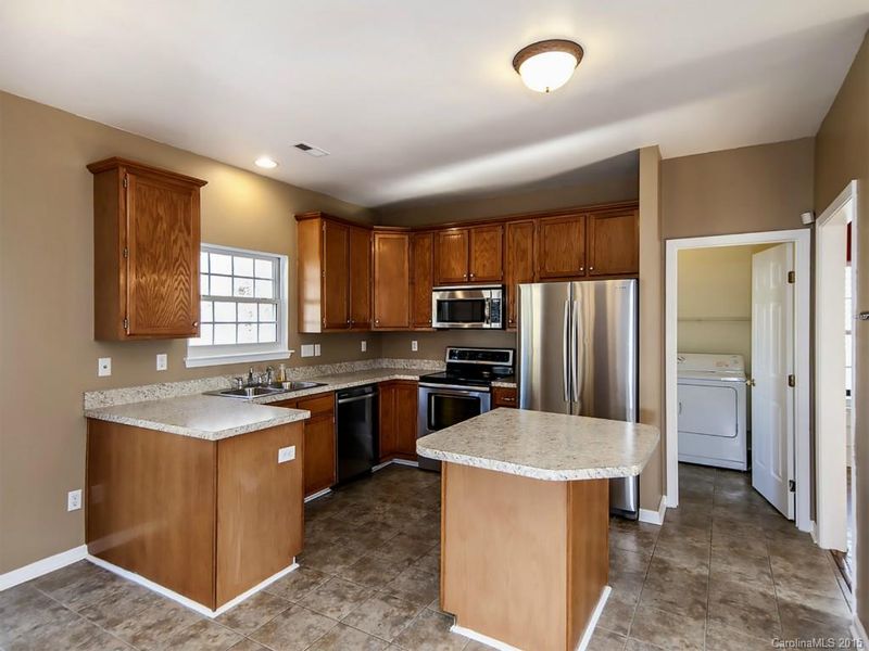 8828 Cedar Run Way, Charlotte, NC 28273
