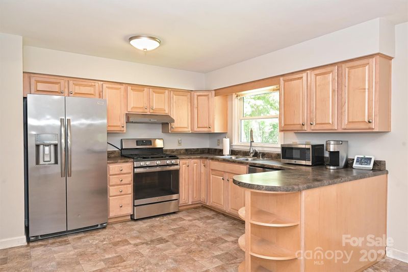 11418 Tema Cir, Charlotte, NC 28214