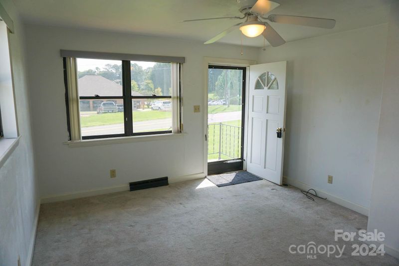 209 29th Ave NE, Hickory, NC 28601