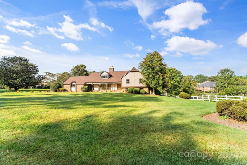480 Baymount Dr, Statesville, NC 28625