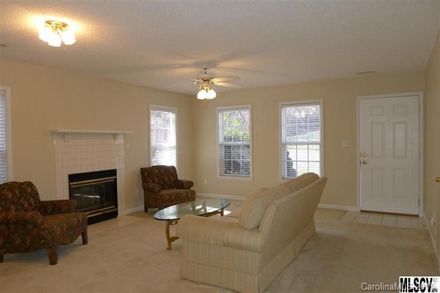 1523 20th Ave NE #1523, Hickory, NC 28601