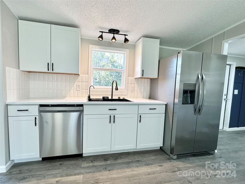 155 Hickory Nut Dr, Statesville, NC 28677