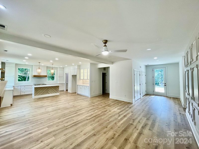 6408 Lake Rd, Charlotte, NC 28227