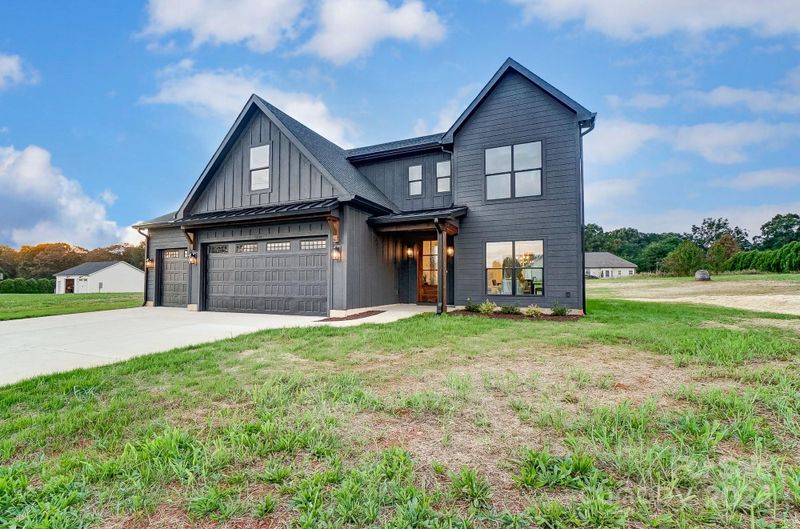 3184 Burlingame Dr, Crouse, NC 28033