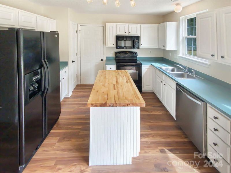 1025 Barbee Farm Dr, Monroe, NC 28110