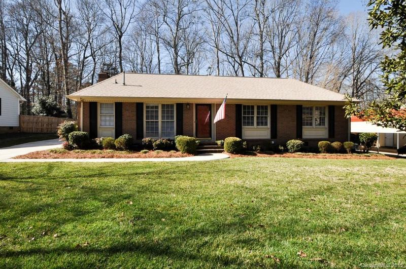 6014 Donegal Dr #10, Charlotte, NC 28212