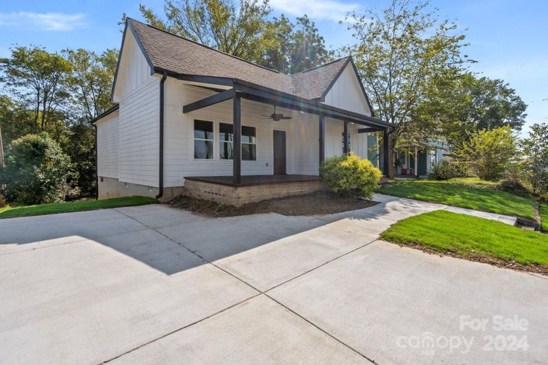 275 Cabarrus Ave W, Concord, NC 28025