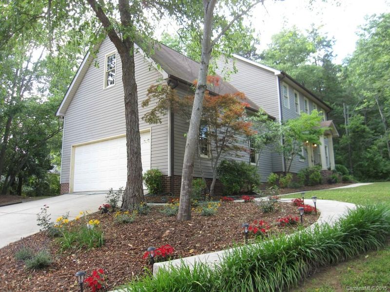 557 Burrage Rd NE, Concord, NC 28025
