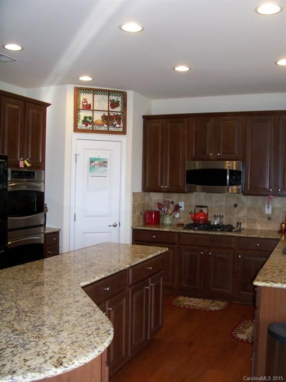 10945 Kingsview Dr, Davidson, NC 28036