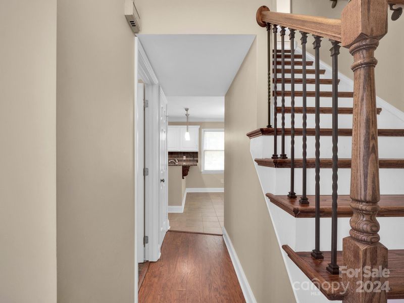 947 Foxborough Rd, Charlotte, NC 28213
