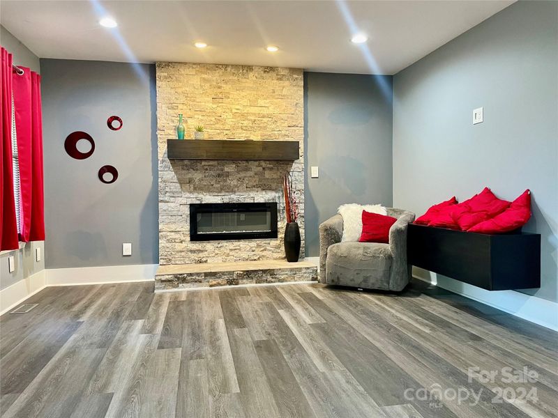 111 Hemingway Dr, Dallas, NC 28034