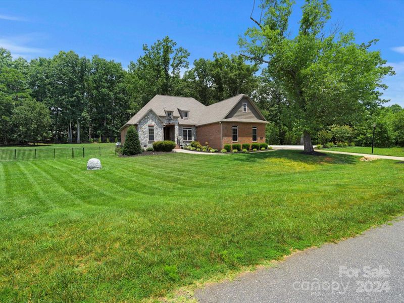 1437 Shiloh Run Ln, Lincolnton, NC 28092
