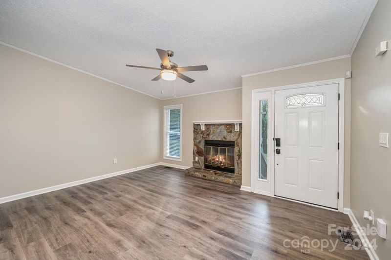 8301 Gera Emma Dr, Charlotte, NC 28215