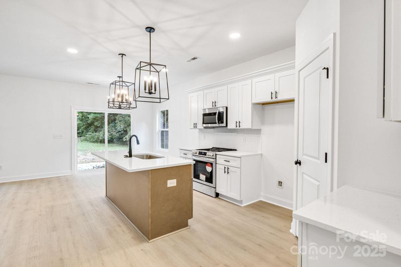337 Autumn Dr, Harrisburg, NC 28075