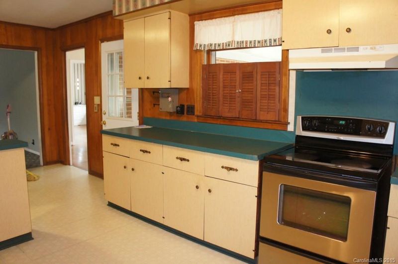 2936 Whitson Rd, Gastonia, NC 28054