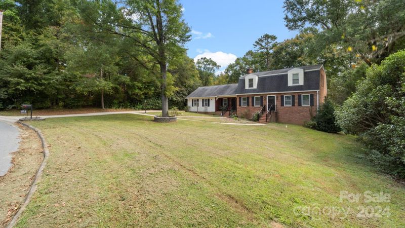 654 Woodend Dr, Concord, NC 28025