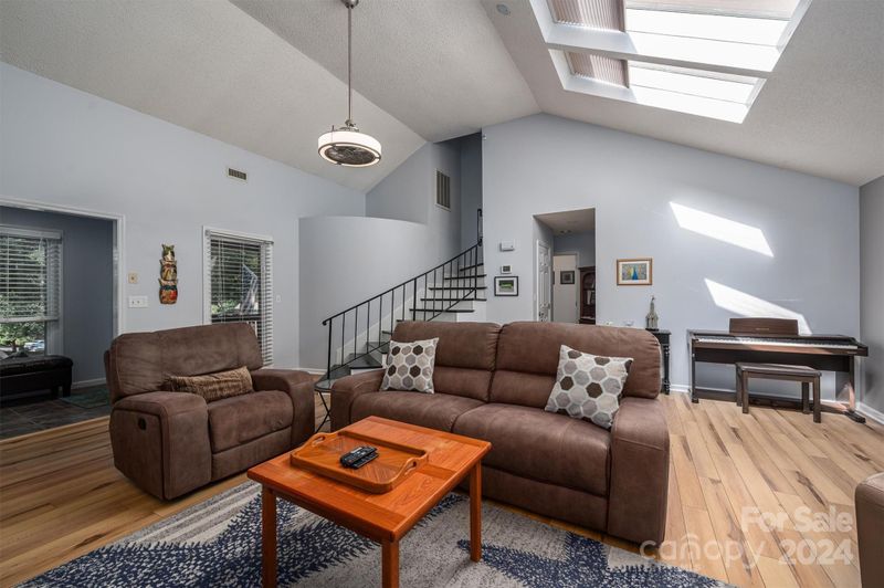 1783 12th St NE, Hickory, NC 28601