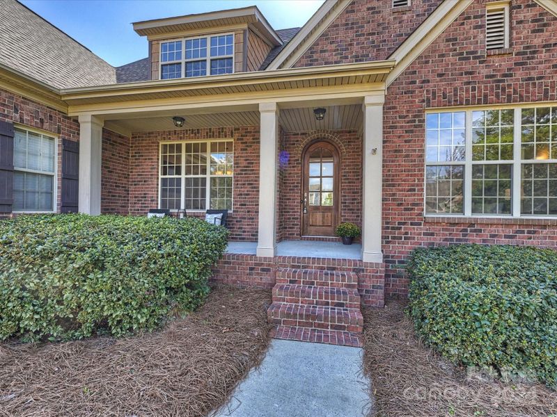1007 Twin Pines Dr, Matthews, NC 28104