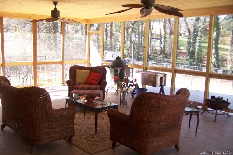 413 2nd Avenue Pl NE, Conover, NC 28613