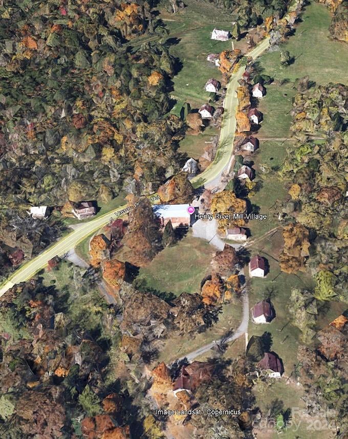 4255 Henry River Rd, Hickory, NC 28602