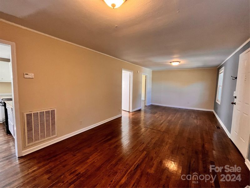 704 E Chestnut St, Stanley, NC 28164