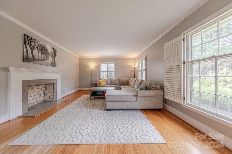 810 Regency Dr, Charlotte, NC 28211