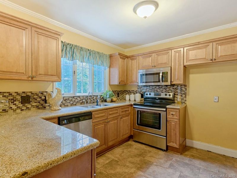 1214 Oakwood Ave, Gastonia, NC 28052
