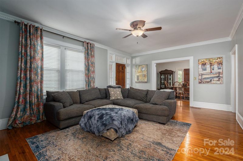 216 N High St, Lincolnton, NC 28092